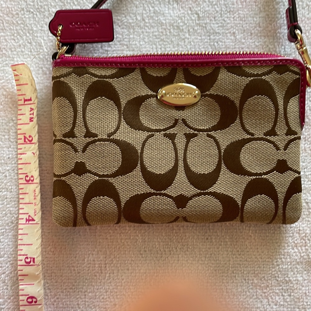 Coach Wristlet - Picture 6 of 8